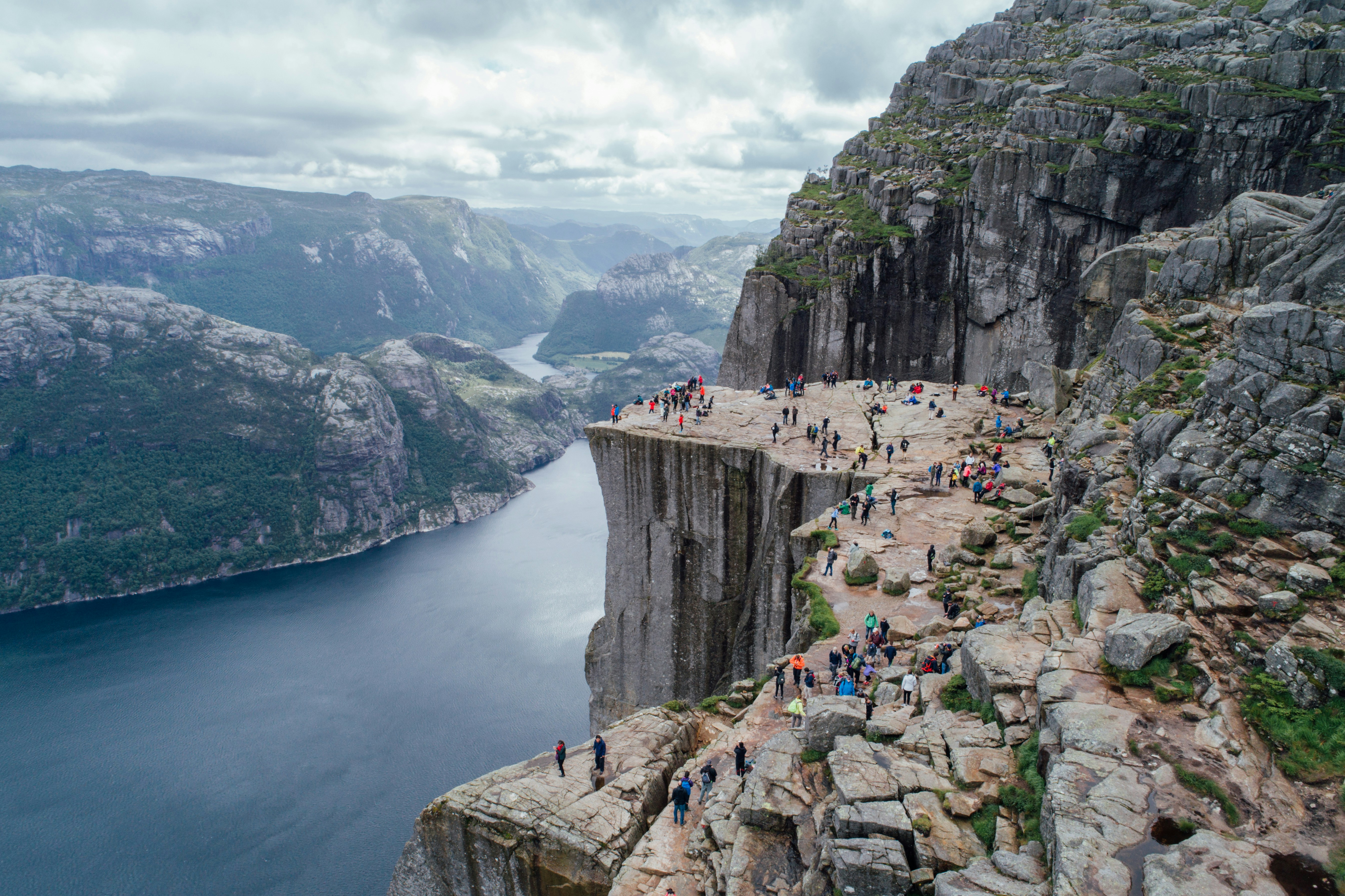 Preikestolen sobre el Lysefjord